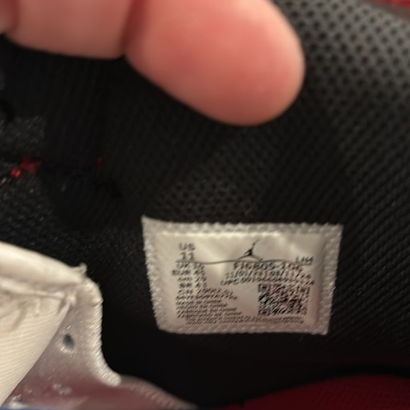 Size 11 Jordan’s cleats practically new. My son wore them twice. - Picture 5 of 6